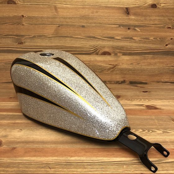Scallops Silver & Solid Black with Gold Pinstriping - 8L