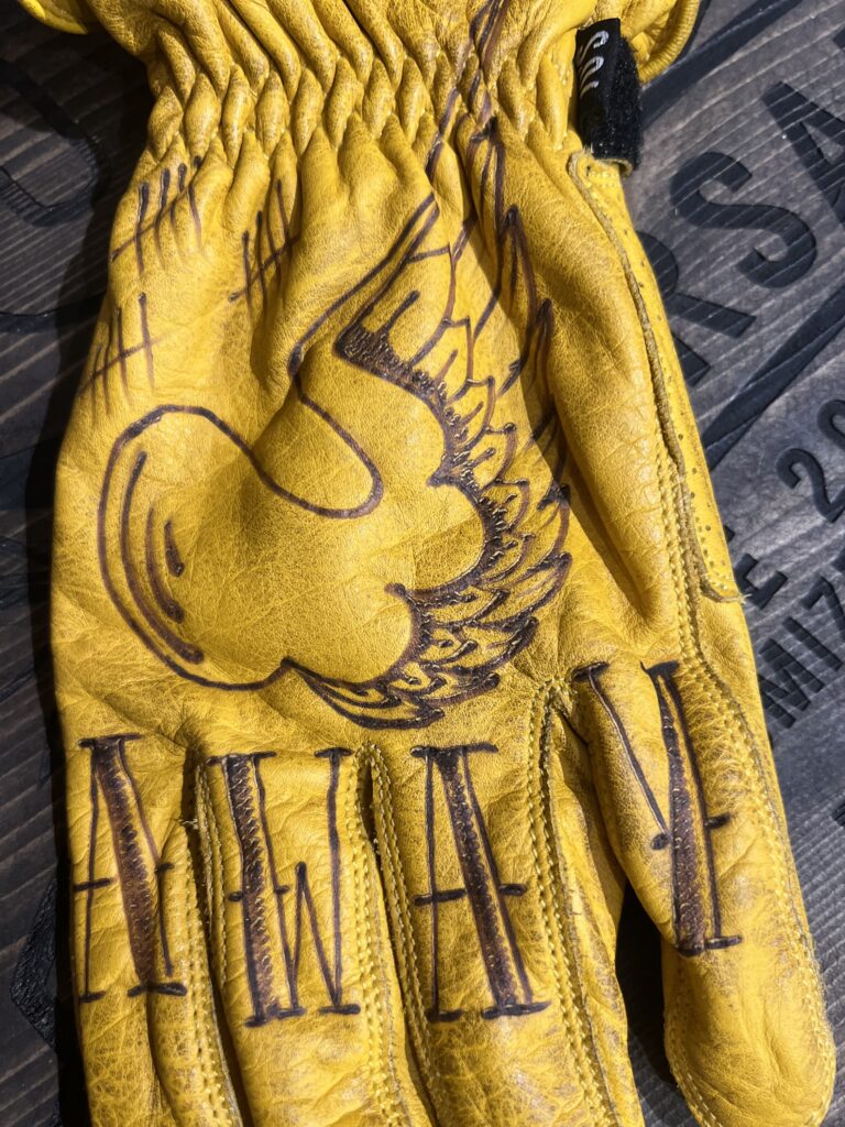 GLOVES BOMB AWAY (3)