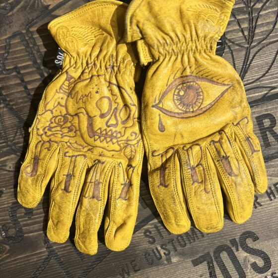 Stay True #3 - Guanti Customized in pelle